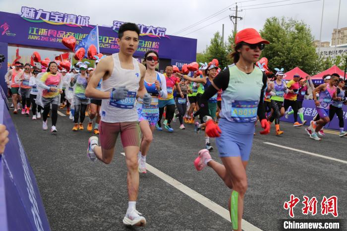 宝清马拉松汇聚中法印尼五千余名跑者，开启区