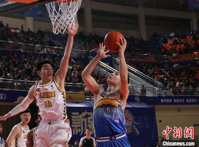 新疆伊力特在加时赛中以107-104险胜浙江方兴渡,