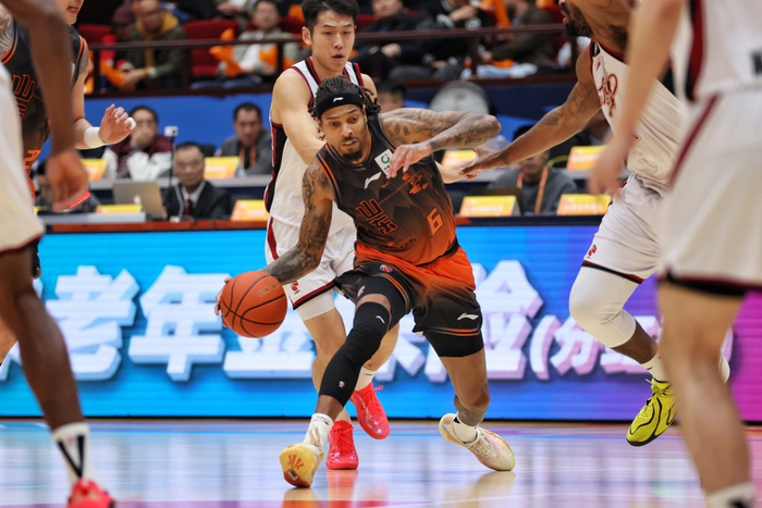 山东男篮主场不敌浙江稠州银行 四外援首秀难挽