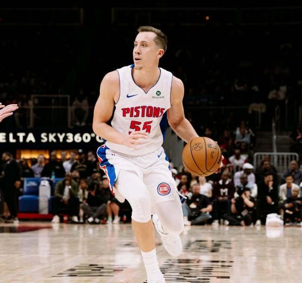 活塞终结四连败逆转篮网 坎宁安两双助双核爆发