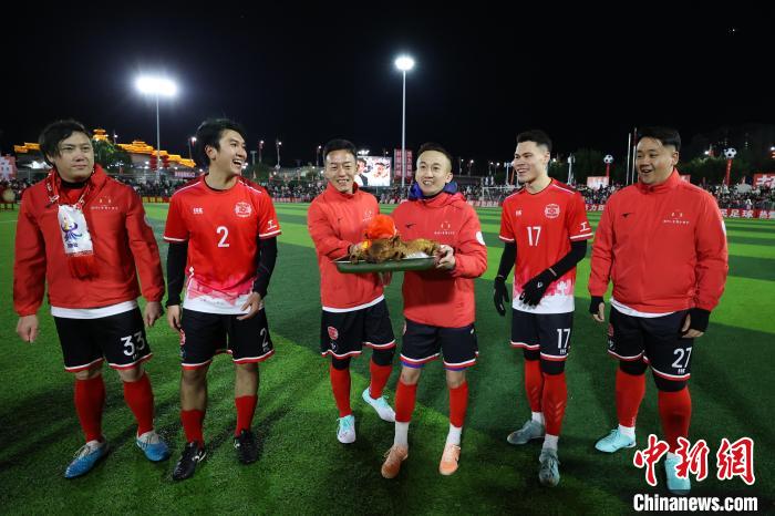 澳门职工联队赴榕江“村超”贺岁战：文化交融