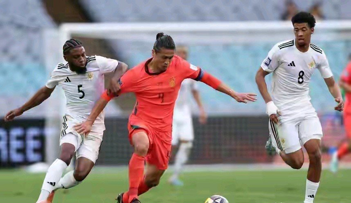 国足2比0力克库拉索登顶死亡小组首战告捷