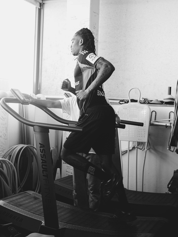 拉斐尔·莱奥正式加盟AC米兰冲击意甲冠军