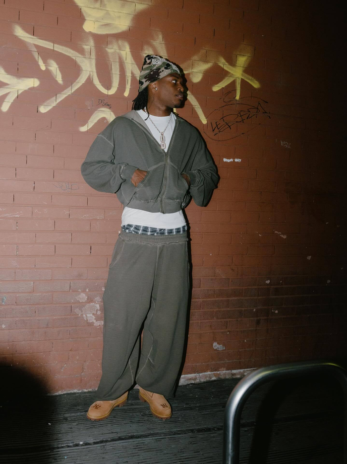 拉斐尔·莱奥正式加盟AC米兰冲击意甲冠军