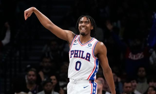 76人或交易恩比德乔治引热议 马克西艾奇库姆成