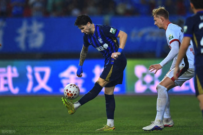 成都蓉城客场力克武汉三镇 三镇三连败保级压力