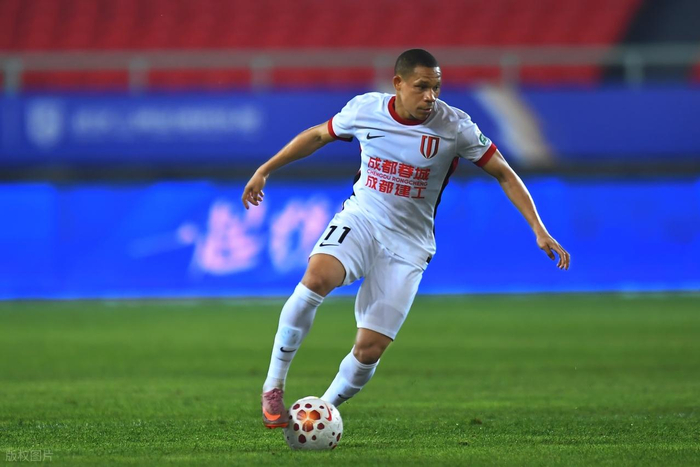 成都蓉城客场力克武汉三镇 三镇三连败保级压力