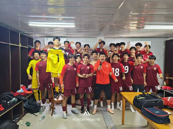 上海海港U17逆转申花取连胜 青训新星闪耀德比赛