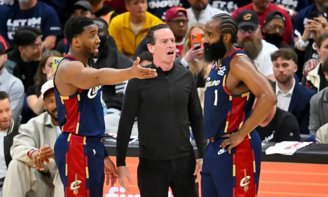 NBA季后赛进攻效率骤降，进攻篮板减少成主因