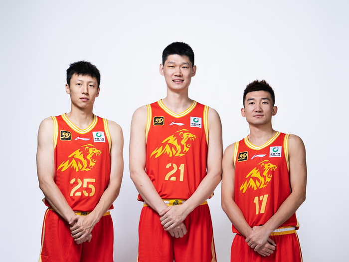 CBA半决赛两场焦点战引关注 央视让路国乒世锦赛